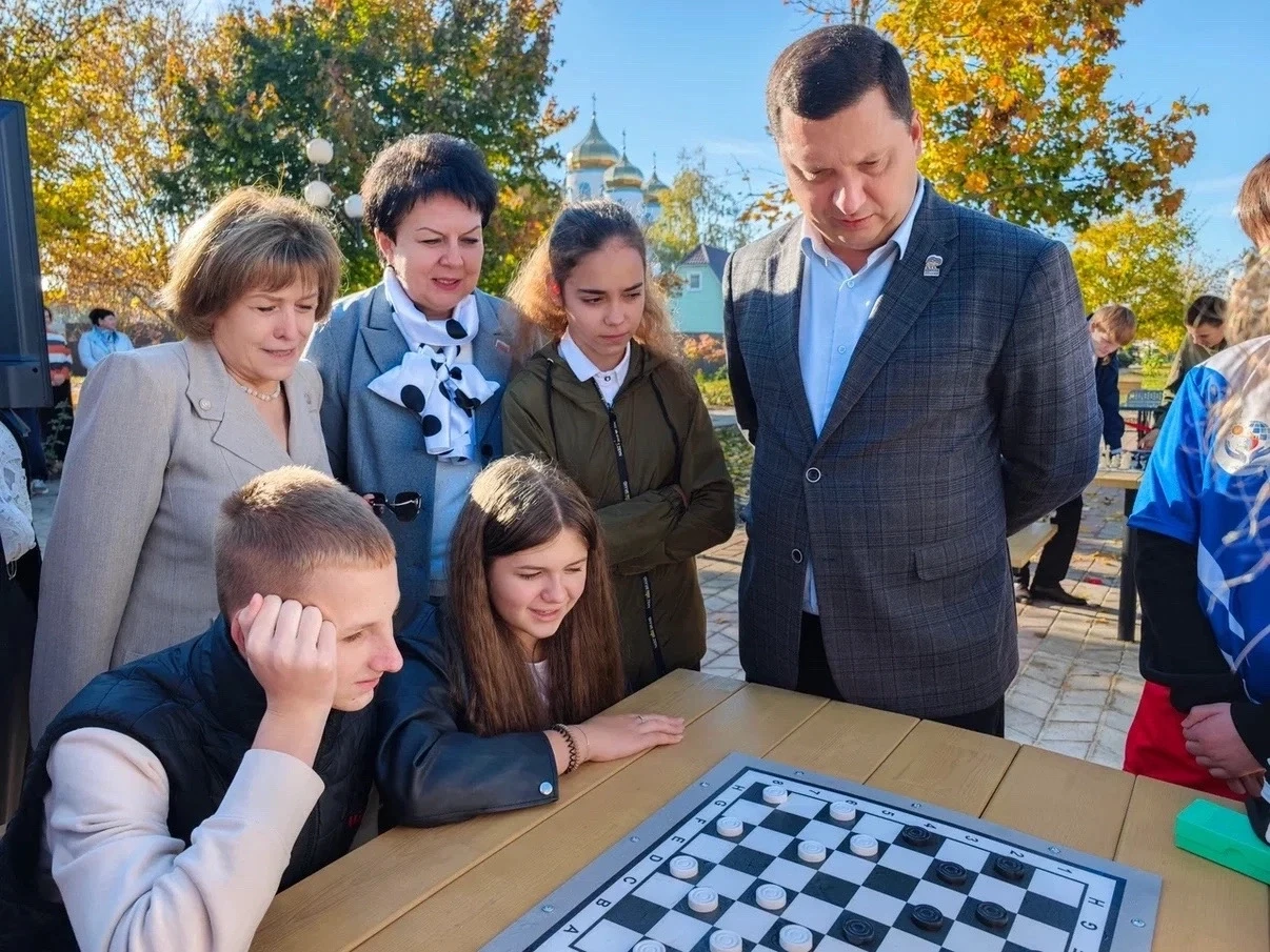 ♟️Сегодня состоялось открытие новой спортивной площадки в центральном парке, построенно...