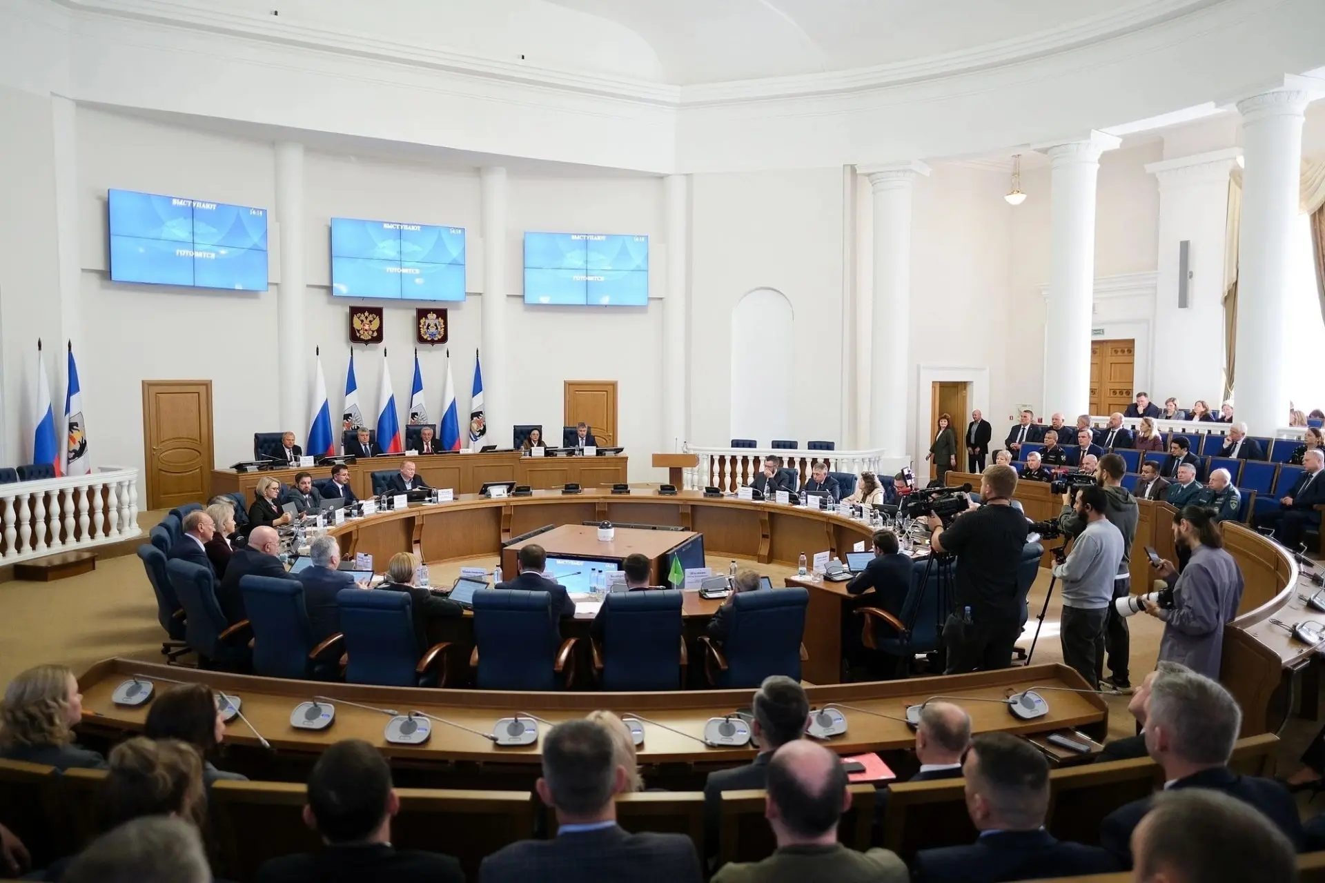 Родственникам иноагентов в Новгородской области запретили быть помощниками депутатов