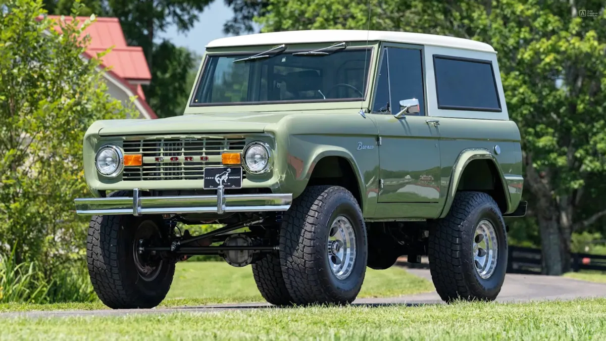 Новый Ford Bronco и рядом не стоял с моделью 1969 года, подобной этой