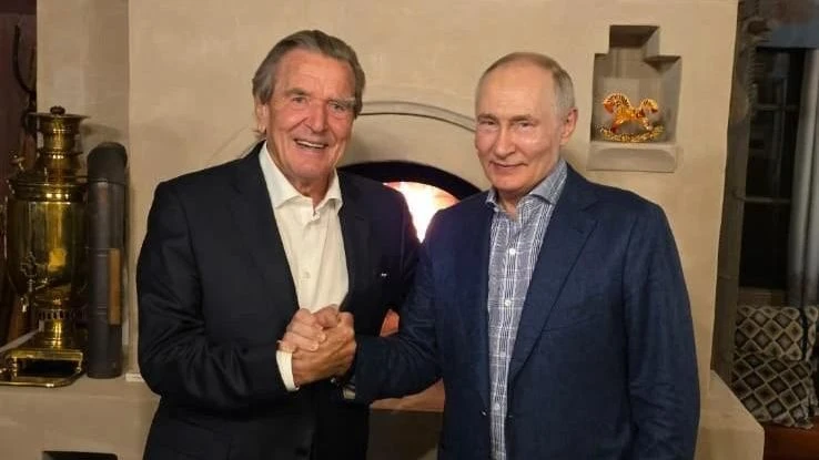 С кем и как Путин отмечал свой День рождения в последние годы?