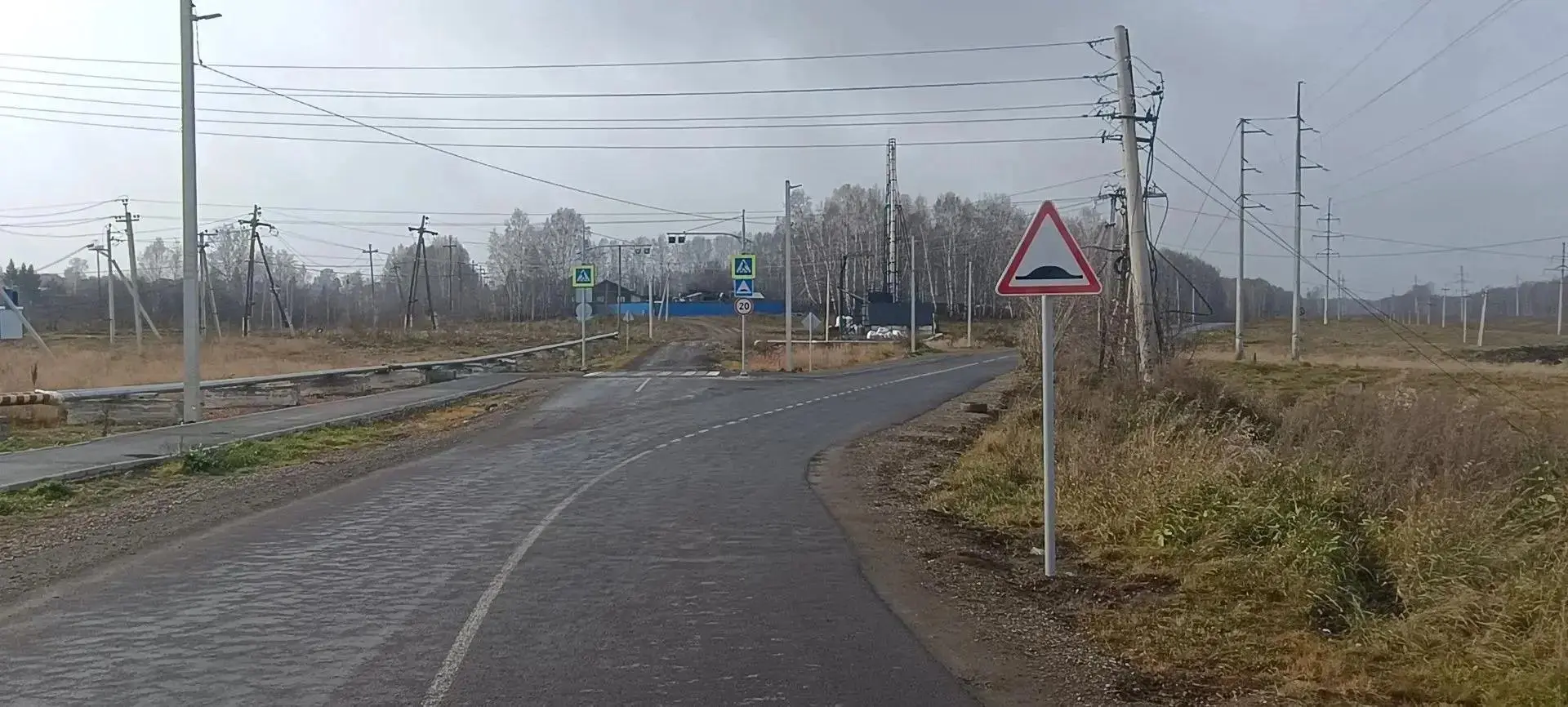 🚧 В Уяре завершён ремонт дороги на перекрёстке Калинина — Сургуадзе