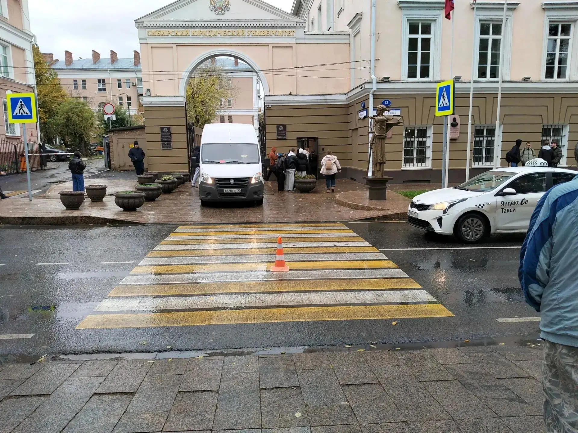 Сегодня в 12.25 часов в Госавтоинспекцию поступило сообщение о ДТП в Центральном округе.
