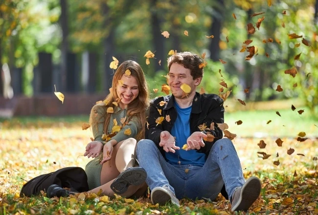 ☘️🍂🍃«Снега нет»!: омичи ждут сухую и теплую осень по народным приметам.