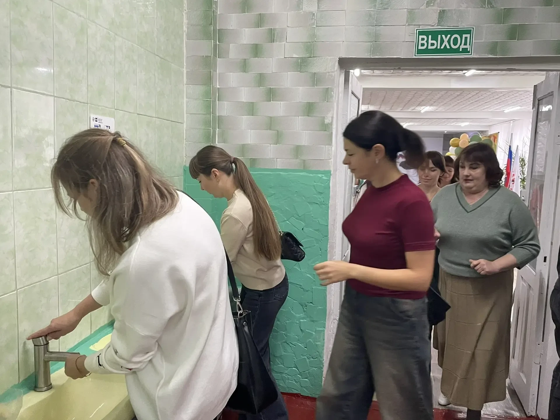 «Завтрак с родителями» в Ровеньковской школе №9 — диалог, доверие и забота о питании детей