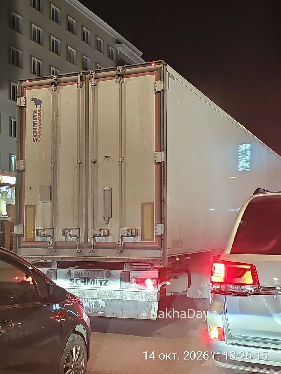 Фура ездит прям по проспекту Ленина. Куда смотрит ГИБДД МВД по РС (Я)? #отподписчика
