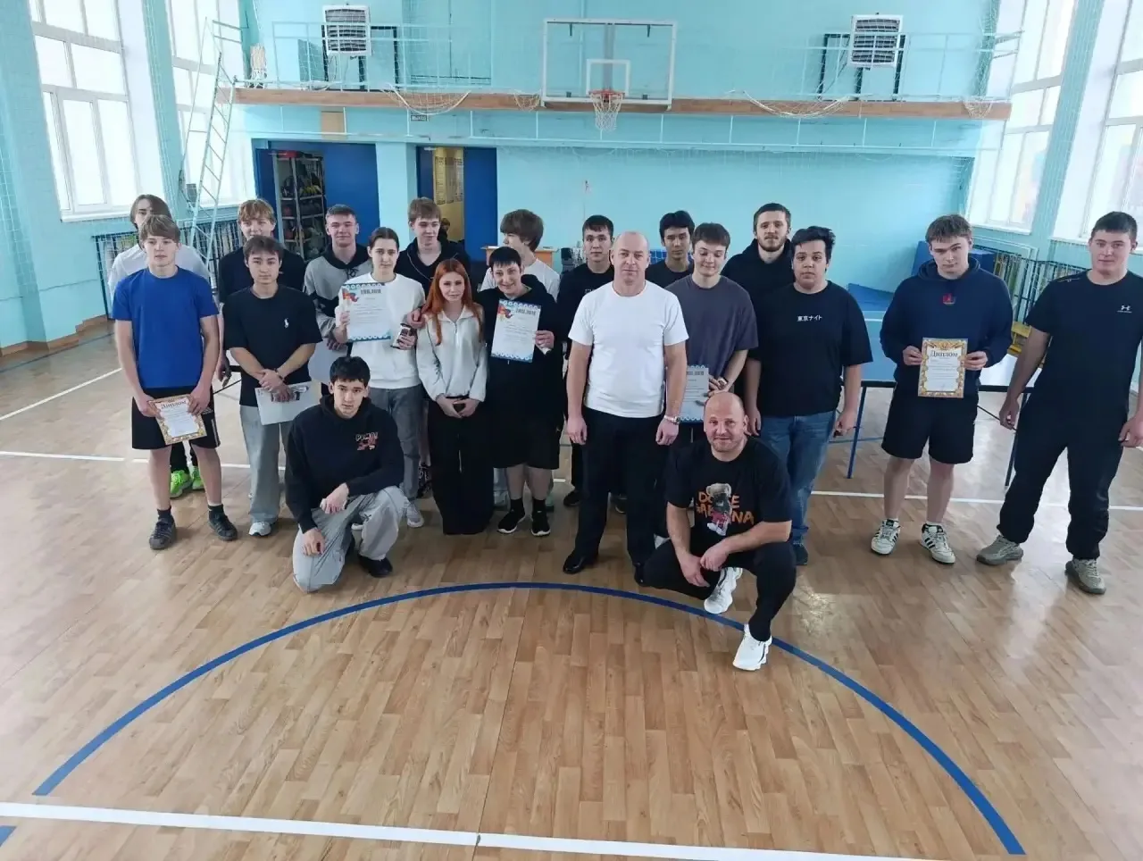 🏓 Папы в деле: в техникуме прошёл праздничный турнир по настольному теннису!