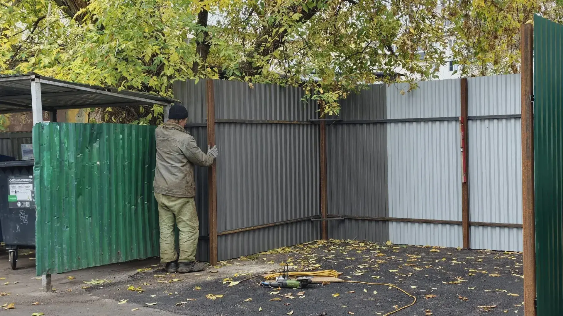 Во дворе на улице Пушкина обустроили площадку