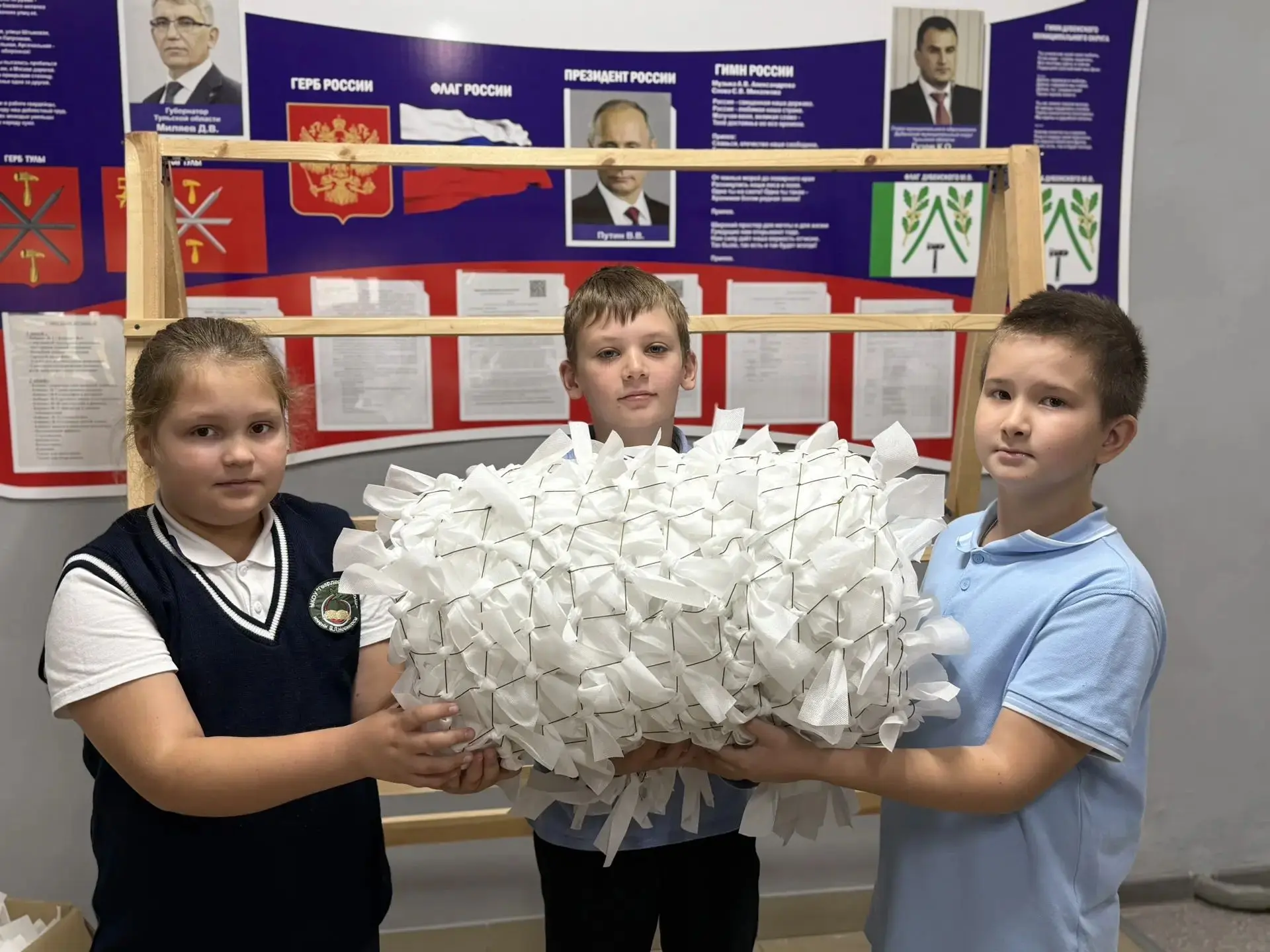 🧵 Продолжаем плести маскировочные сети — и уже передали первую партию! 🧵