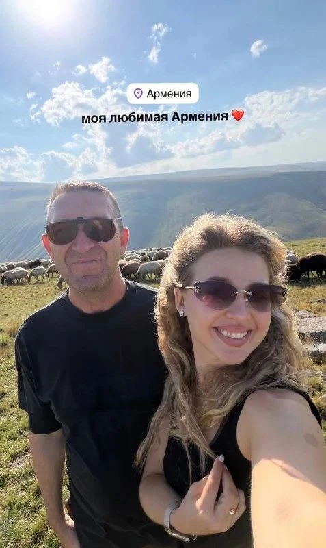 Аня Покров отправилась с папой в путешествие ✈️💕 На его день рождения у них есть тради...