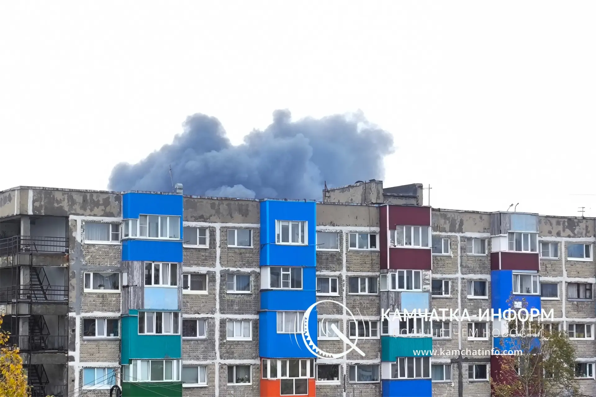 ❗️Торговый ряд в районе 6 км горит в Петропавловске-Камчатском