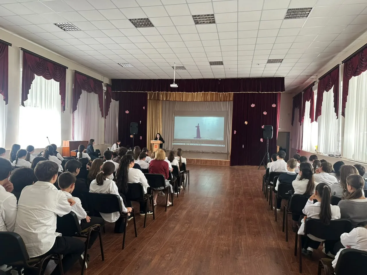 15.10.2026. Специалисты Центра занятости провели профориентационную встречу со школьниками