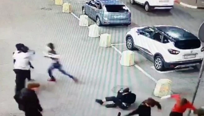 Нападение с пистолетом и оборона с мачете в Приморском районе!