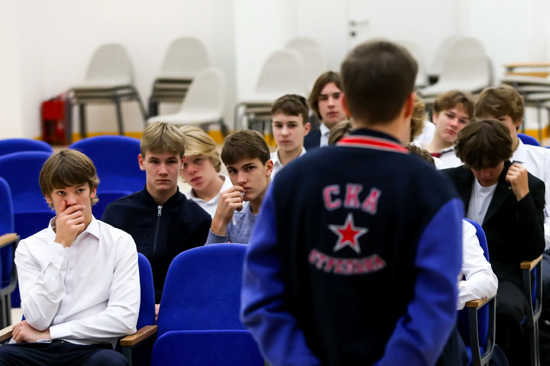 🤓 Хоккеисты «СКА-Стрельны» — на уроке профориентации
