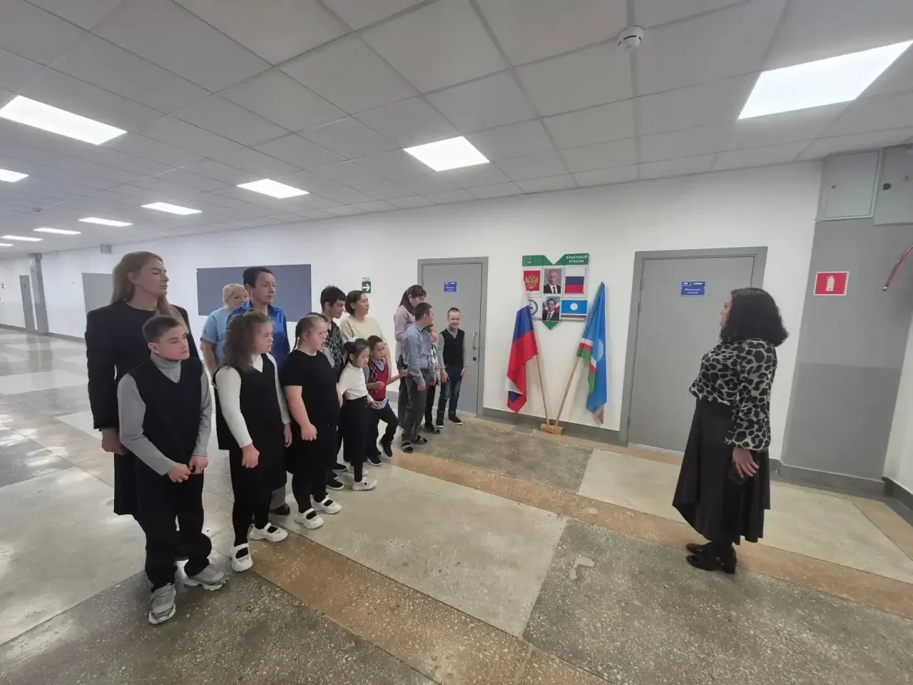 Понедельник у учащихся с ОВЗ начался с прослушивания гимна, а затем задорной и бодрящей...