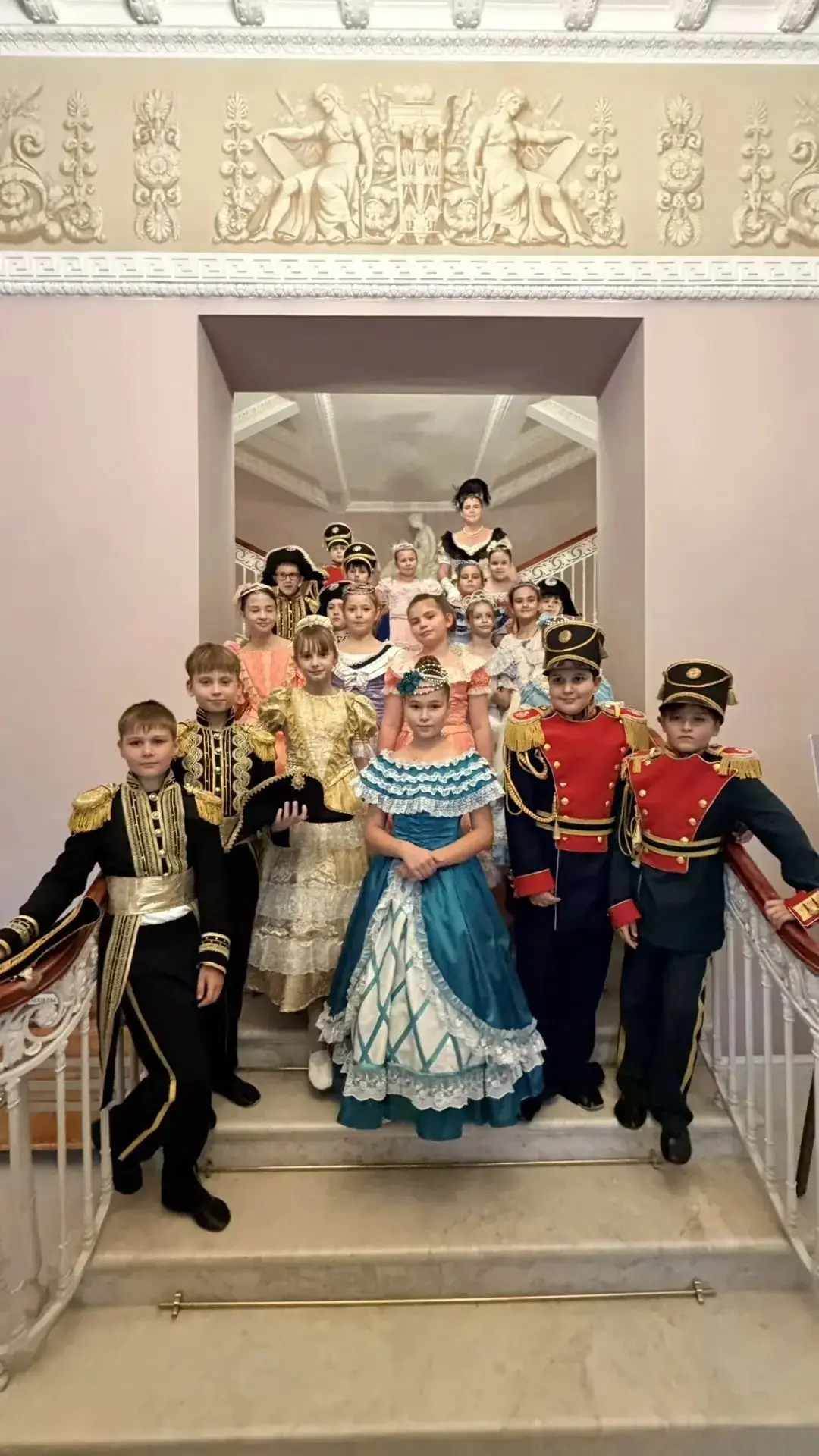 💃🕺Бал в настоящем дворце