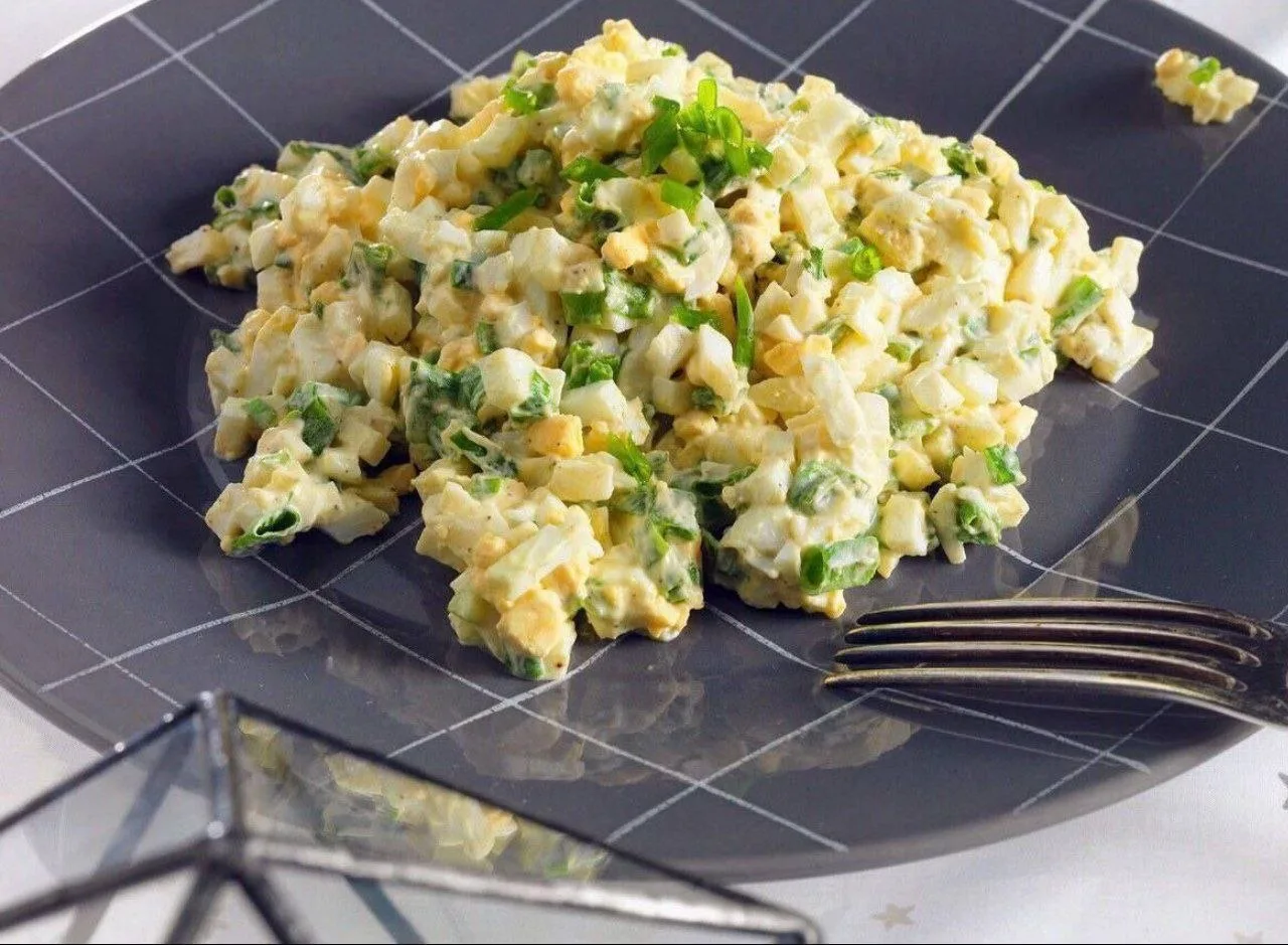 Салат «Яичный» — готовим быстро и просто 🥚