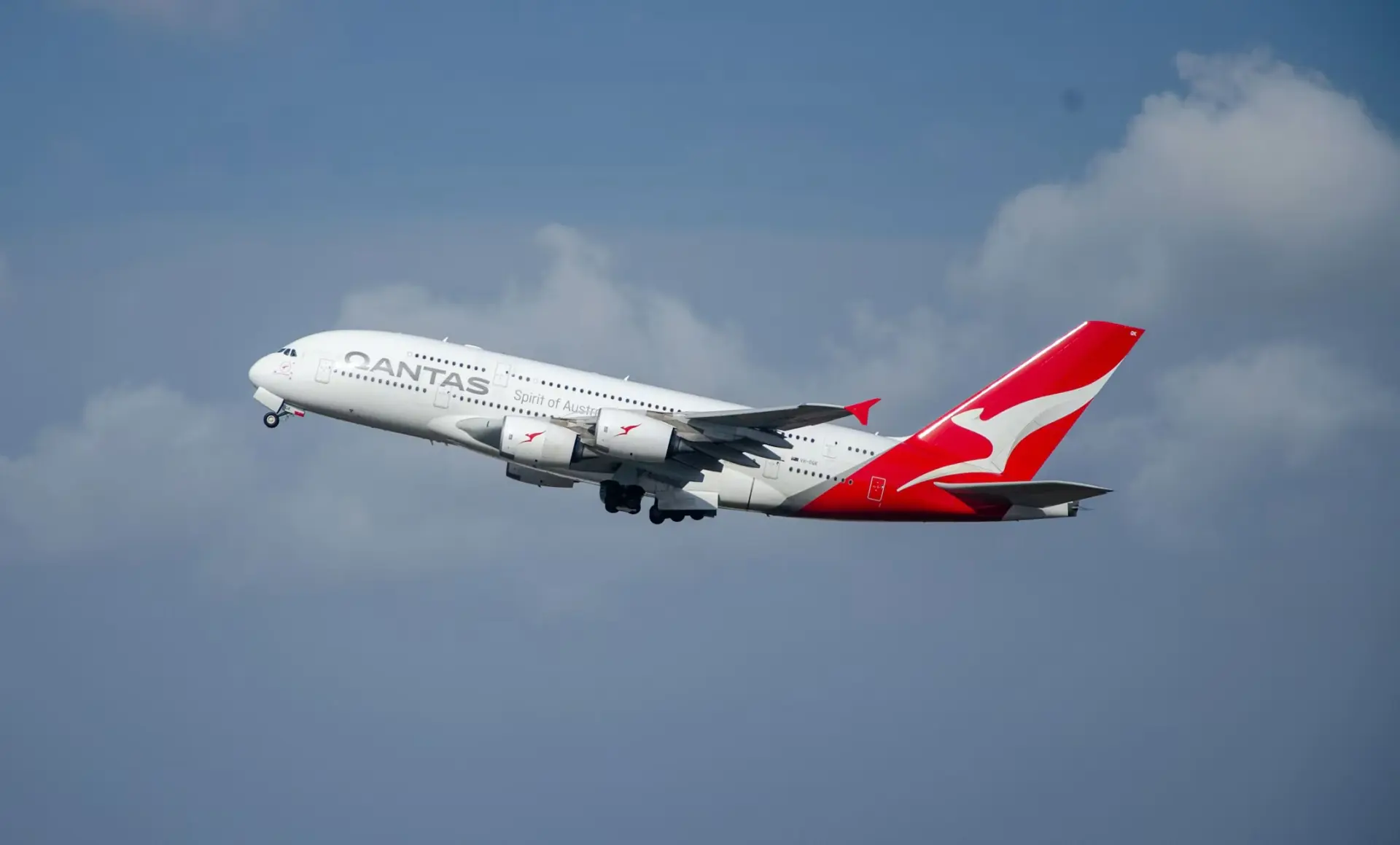 🪳 Qantas отменила рейс из Рима в Перт из-за постельных клопов