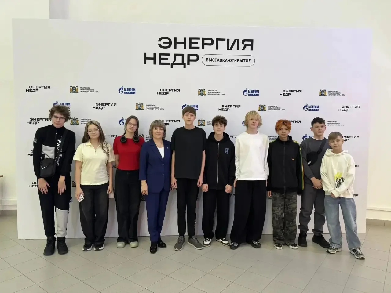 Путешествие к центру Земли и в будущее технологий: ученики 4А и 8А классов побывали на ...