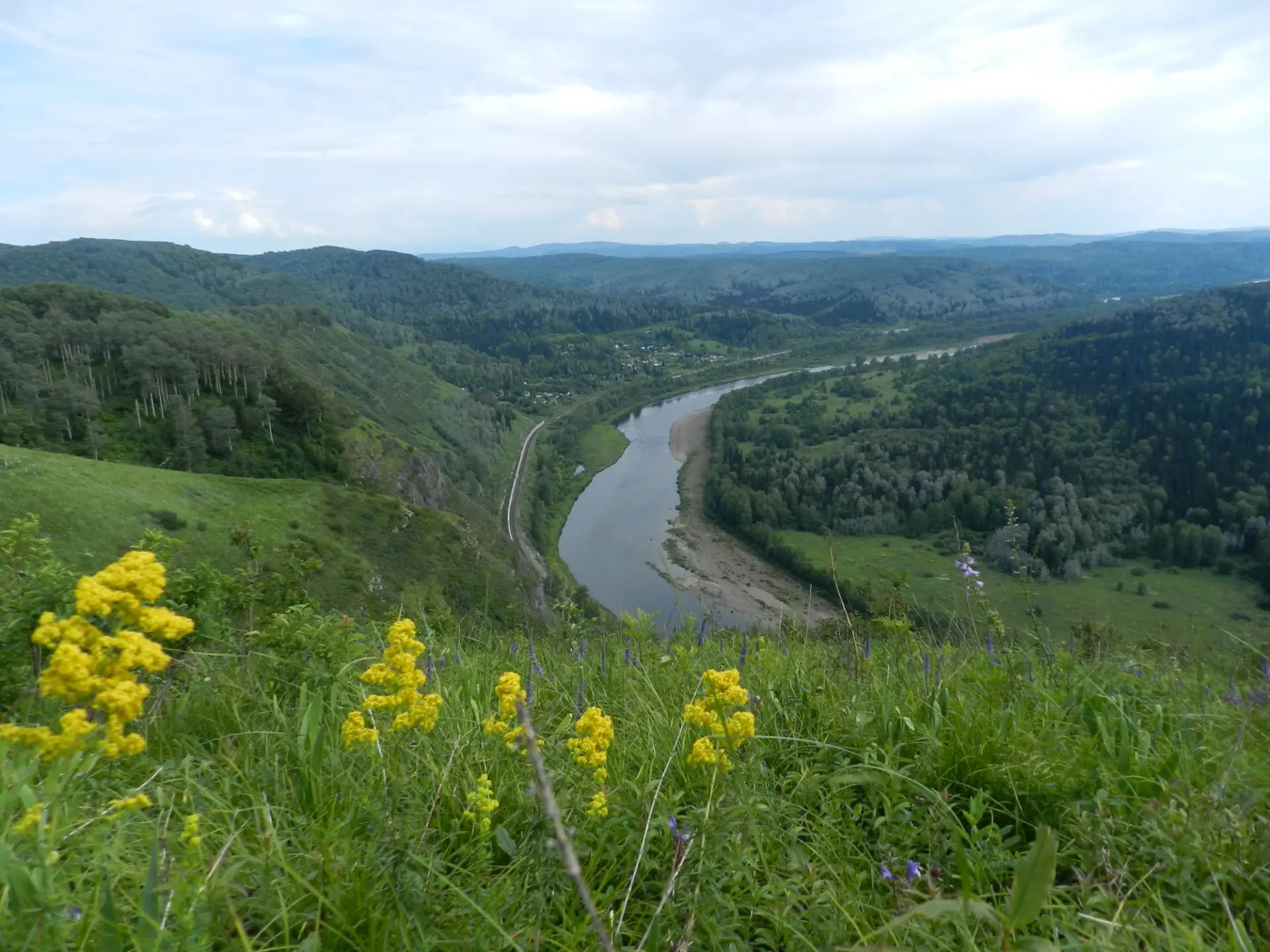 Подкатунские утёсы. Вид на реку Кондома