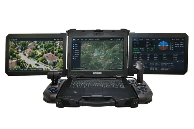 Durabook сделала безумный ноутбук с тремя экранами