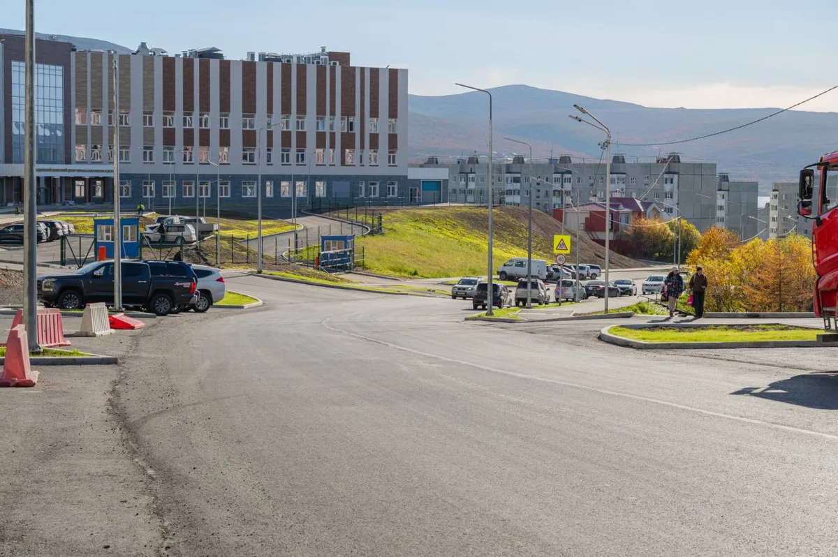 🚧 В Магадане завершили больше 85% капремонта улицы Октябрьской