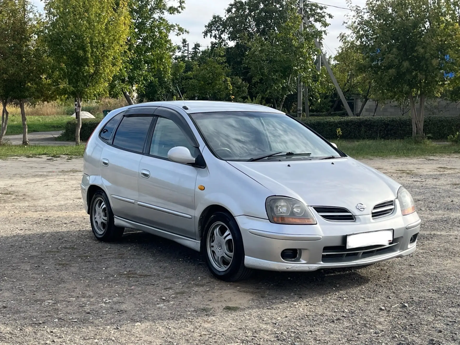 Nissan Tino 1999, 1.8 AT (Автомат)