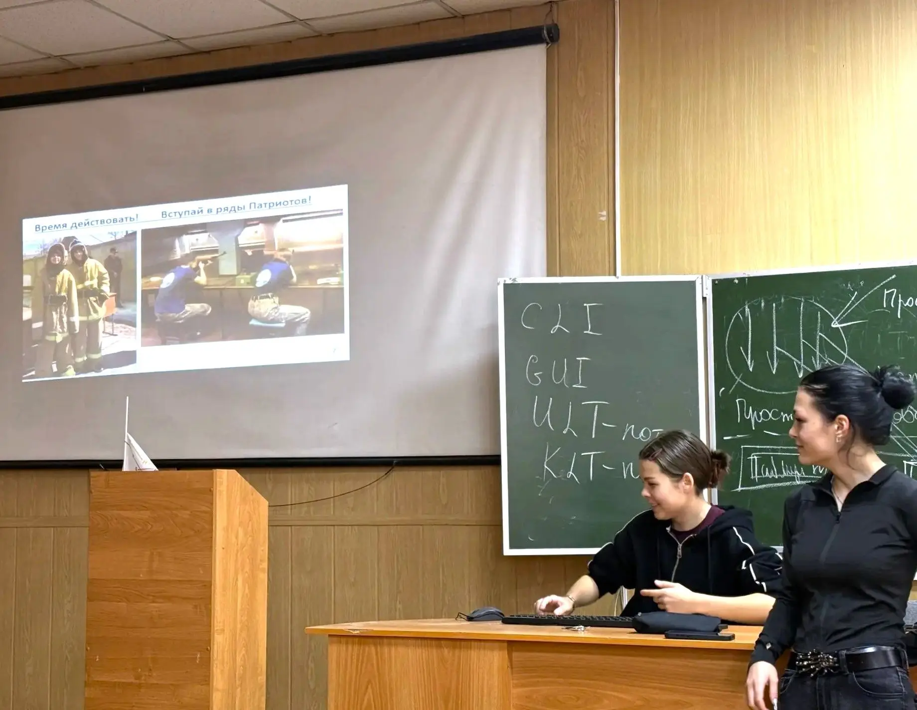 🔥 Будущие связисты в деле: шефы ИКСС-261 провели мощный мастер-класс для первокурсников!