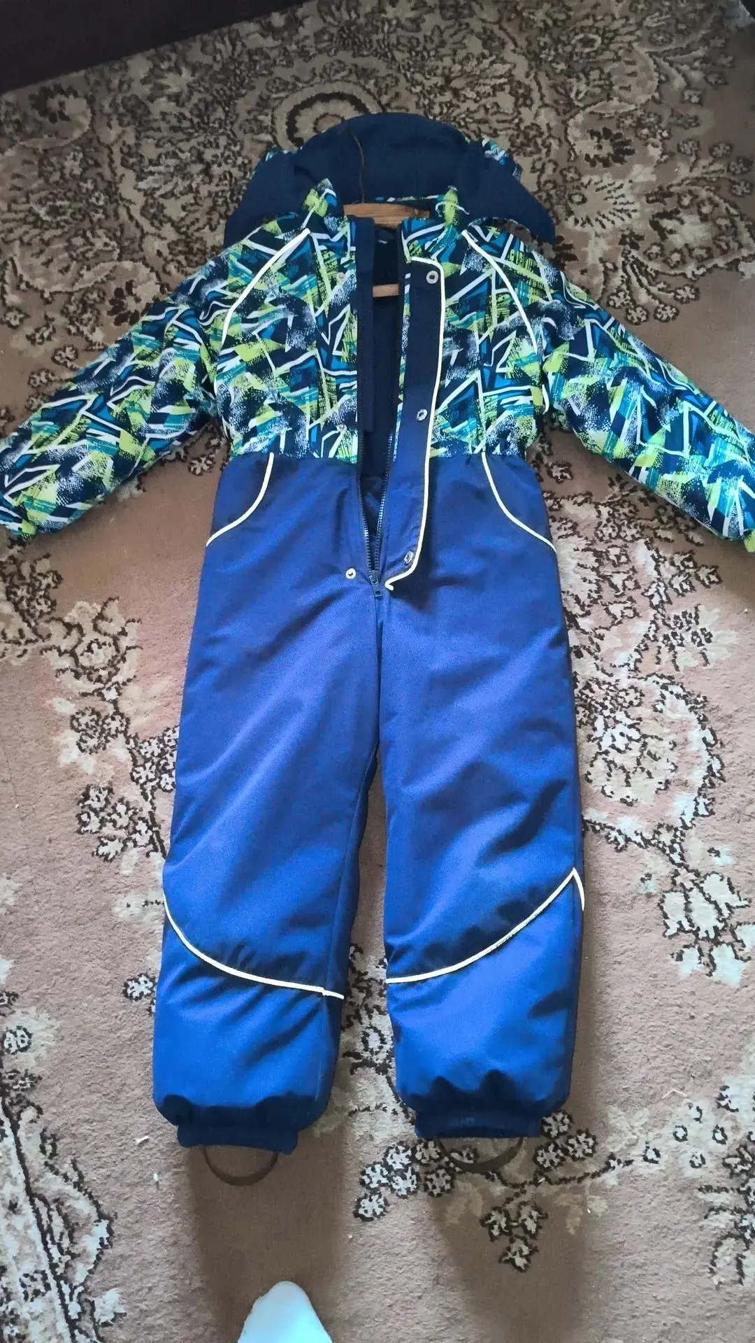 Продам состояние хорошее .рост 128. Цена 500 руб.  https://max.ru/u/f9LHodD0cOLoUXi5qeG...