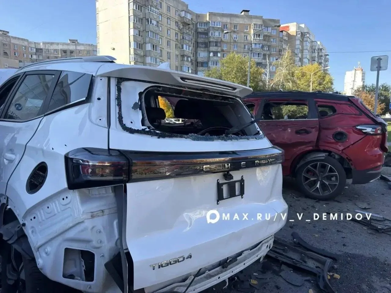 В результате атаки ВСУ были повреждены 8 автомобилей и фасад здания, возле которого был...