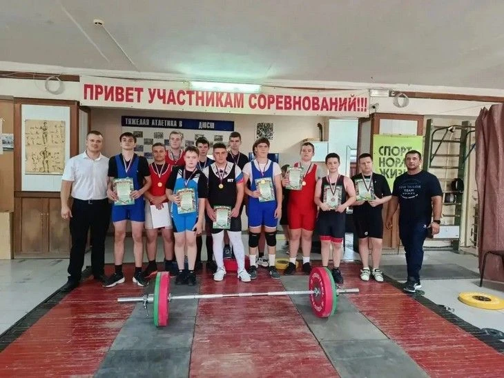 В Пролетарске прошло открытое первенство по тяжёлой атлетике https://vestnickprimanich....