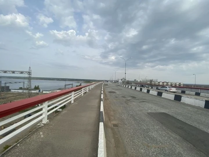 🚧 Пробка на мосту через Каму держала водителей полночи