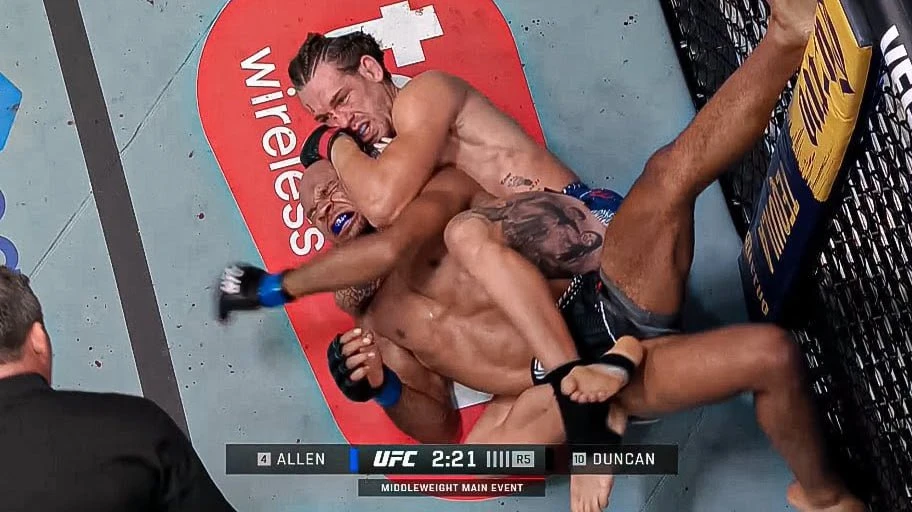 ⚡️ Результат главного боя прошедшего турнира UFC!