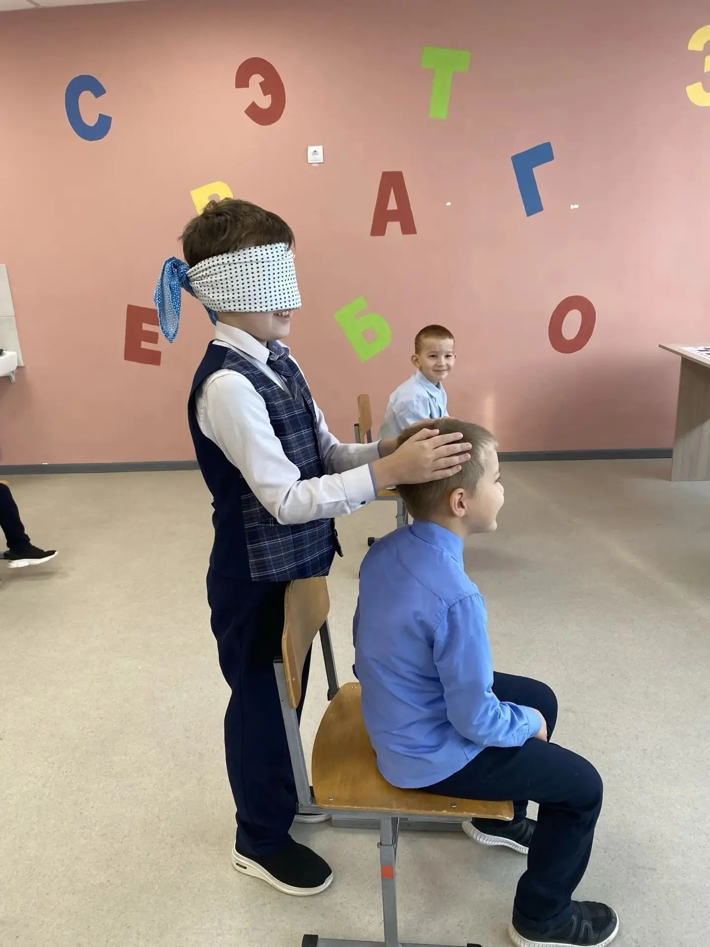 Сегодня в нашей школе прошло итоговое занятие "Орлёнок-Лидер". Тема «Мы - настоящий кол...