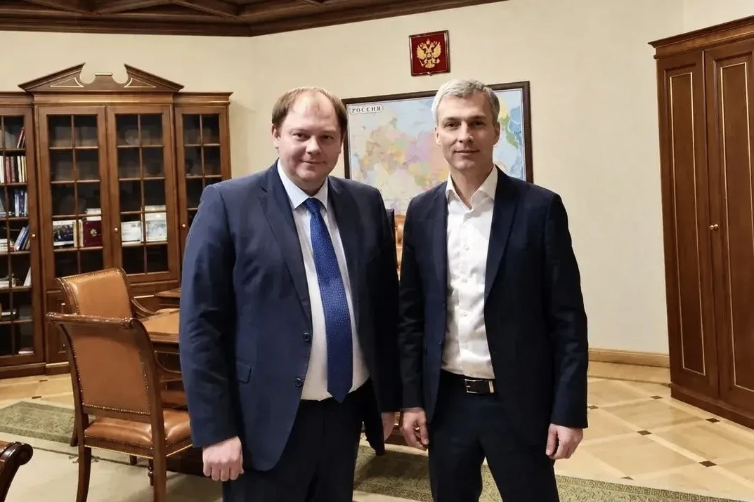 Министр труда и занятости Иркутской области Кирилл Клоков и заместитель Министра труда ...