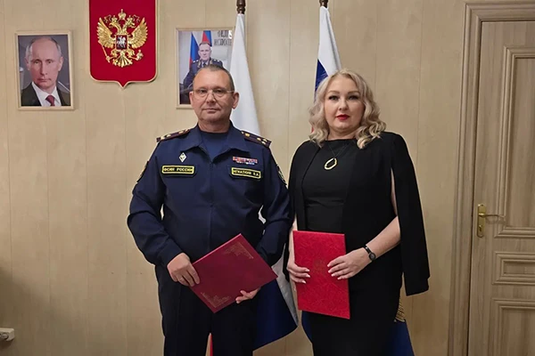 Начальник УФСИН России по Амурской области  Владимир Игнаткин  и Амурское региональное ...