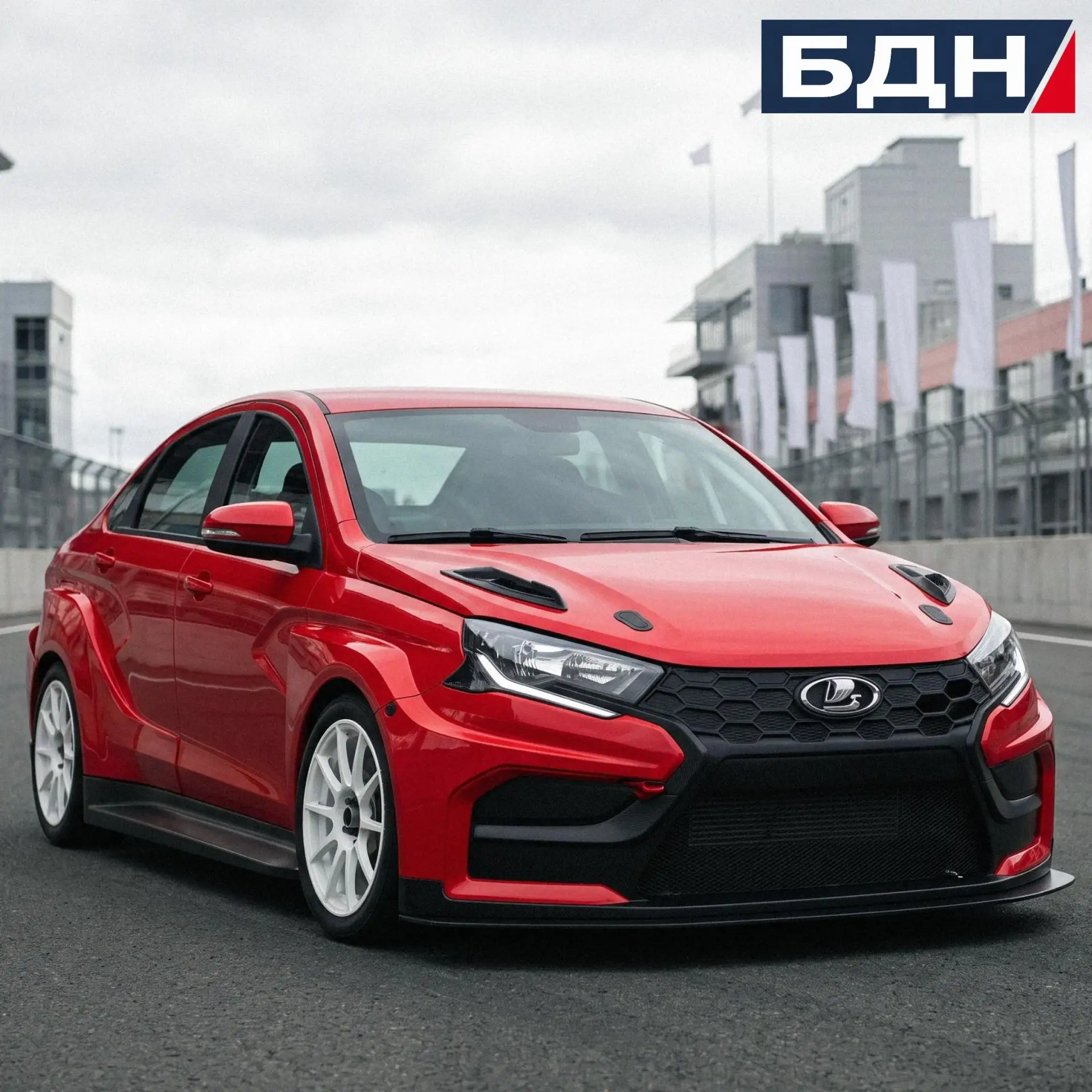 АвтоВАЗ представил гоночную Lada Iskra за 6,95 млн ₽