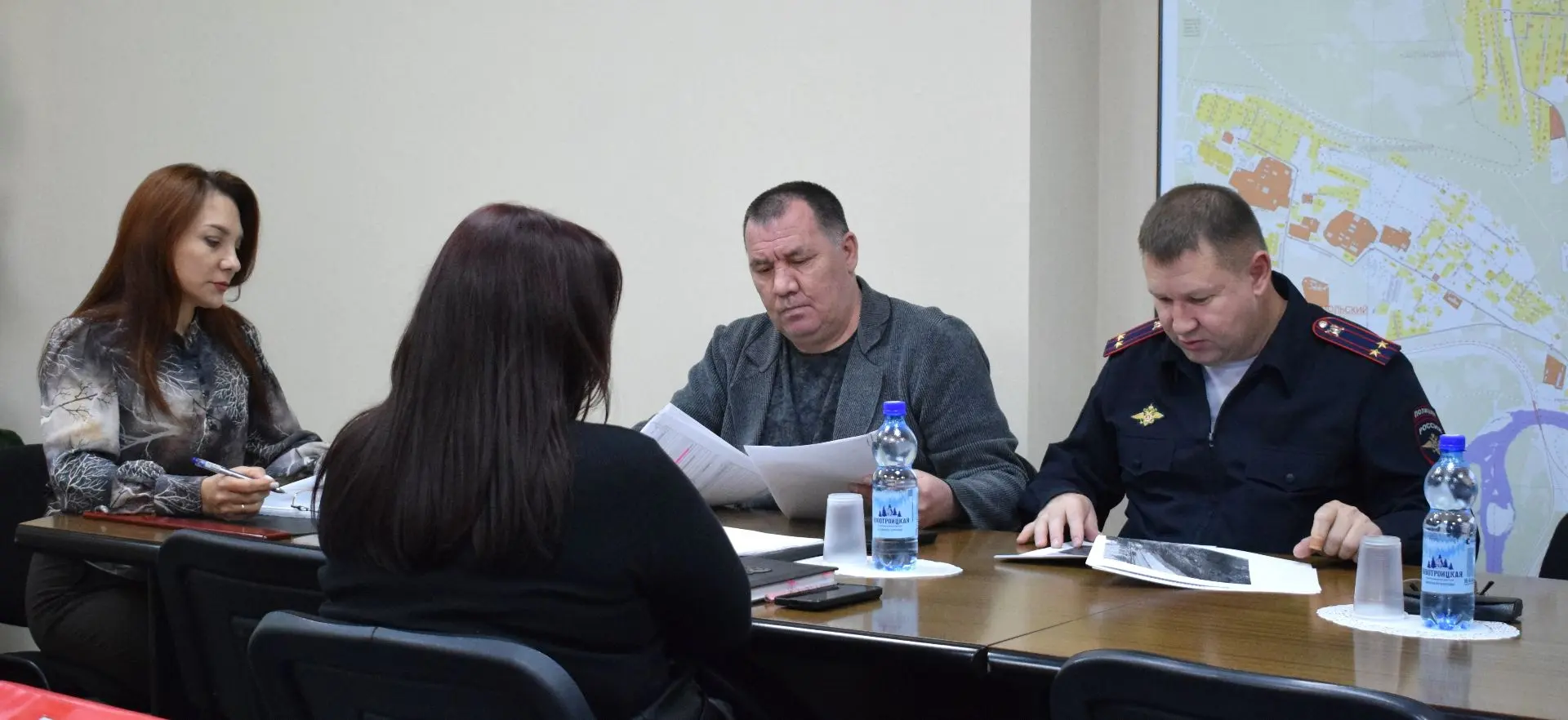 В Тынде прошло очередное заседание административной комиссии, на котором разобрали ряд ...