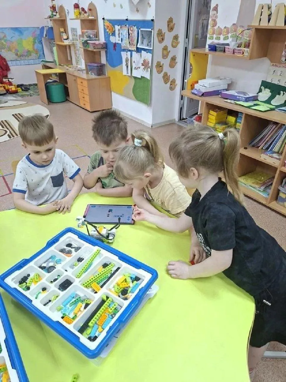 Инженеры из старшей группы