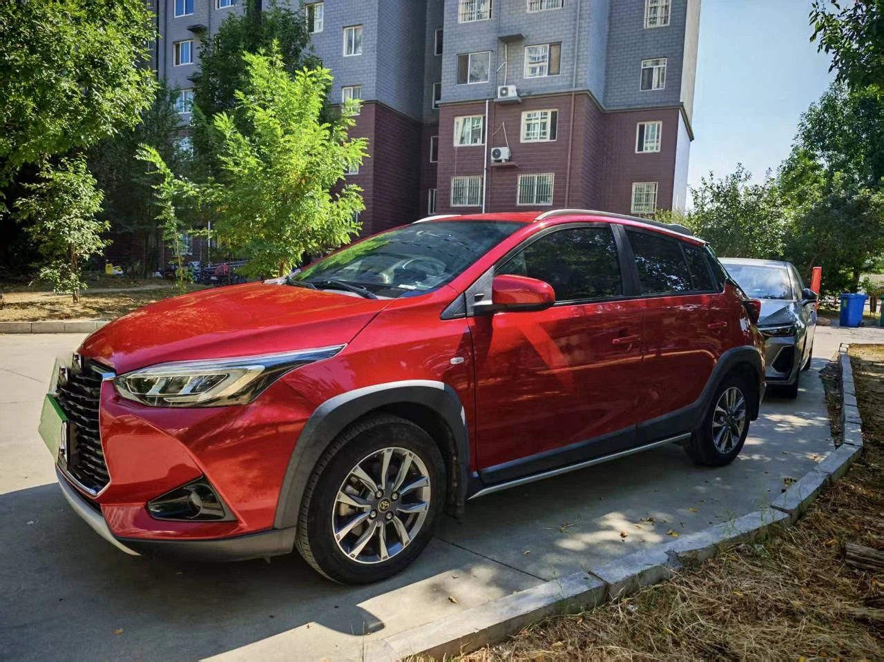 🇨🇳 Яркий городской хэтчбек с надёжностью от Toyota. Компактный, манёвренный и максима...