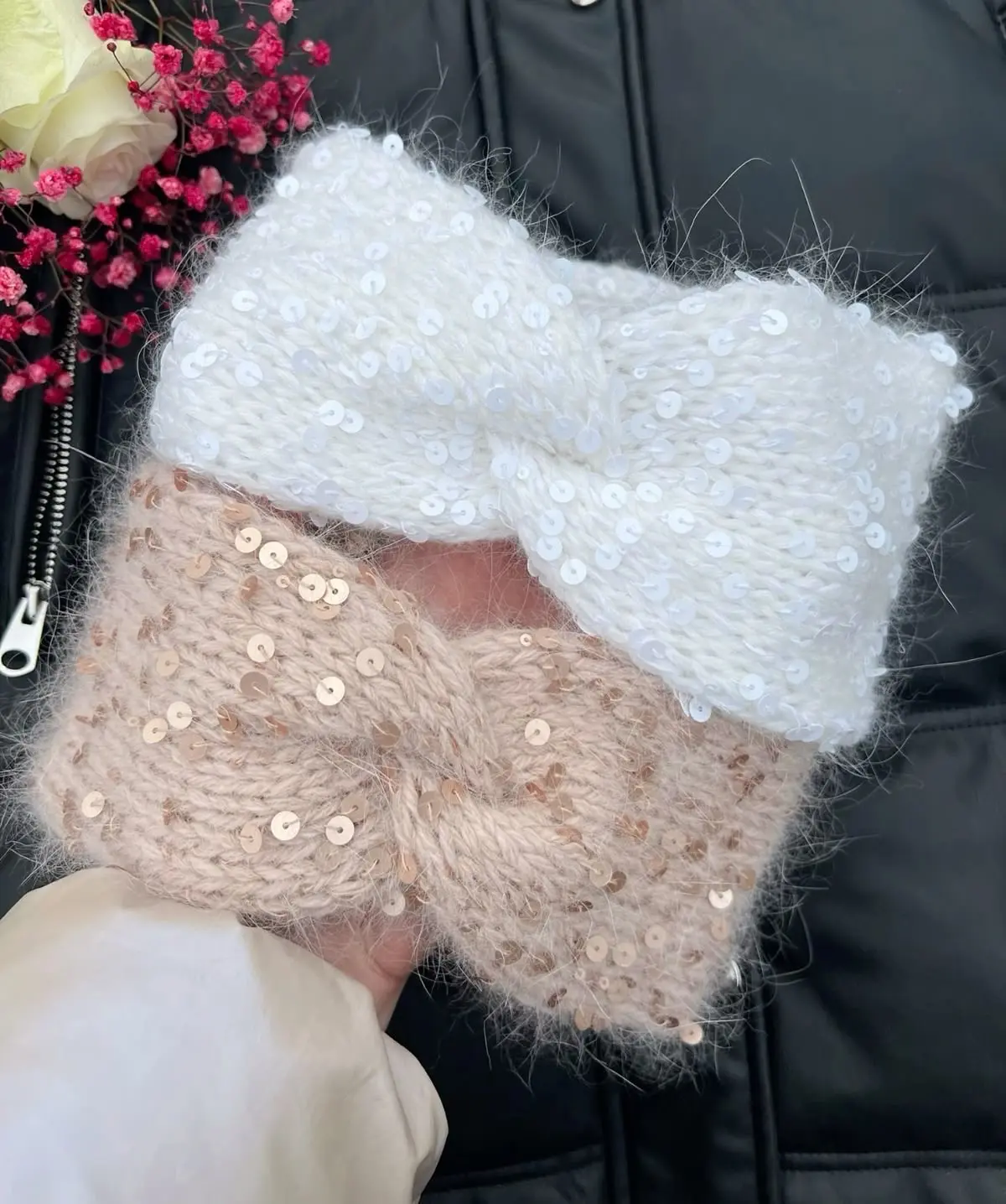 Нежные вязаные повязки на голову с пайетками 🤍💖