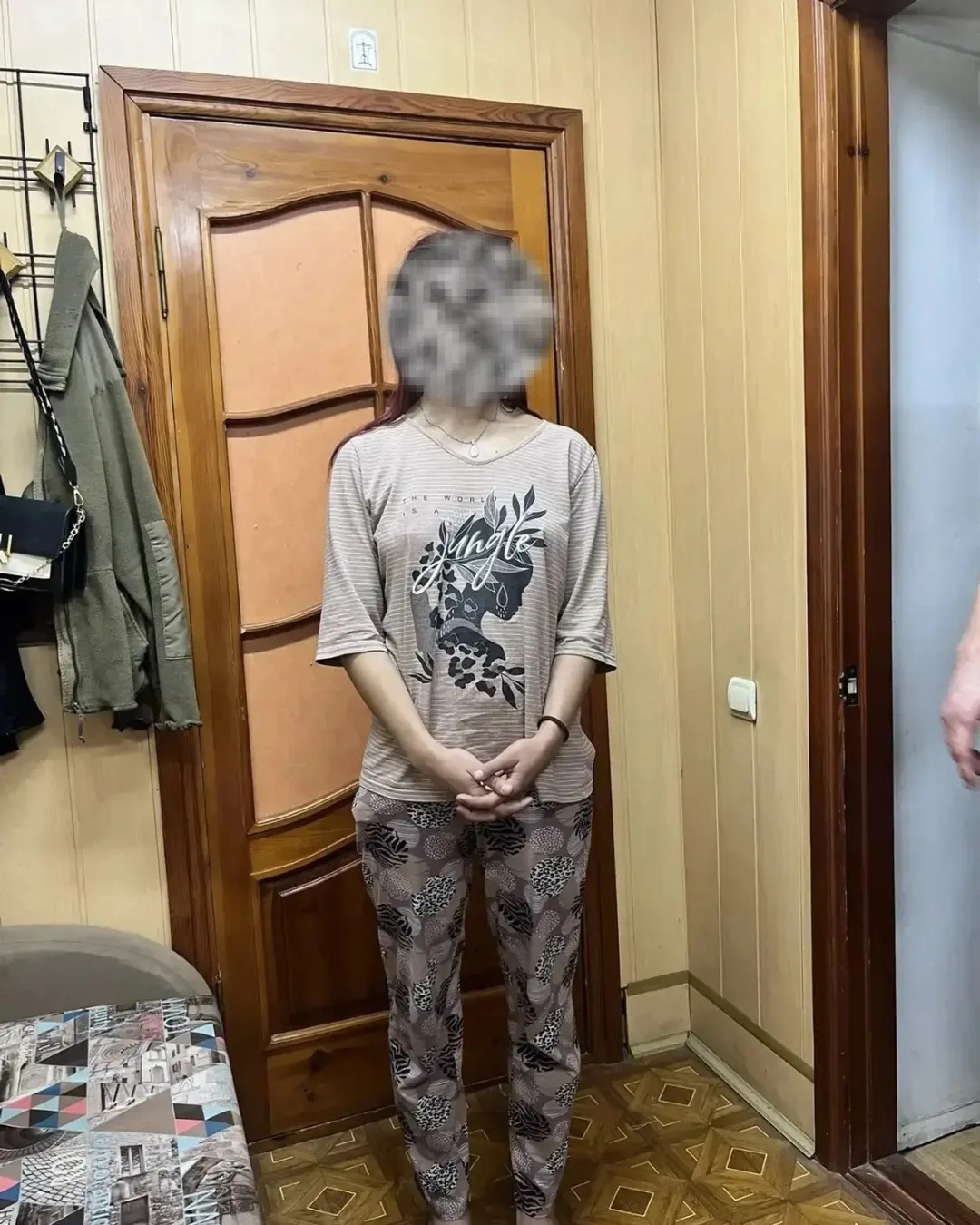 Знакомьтесь — это М. Ей 21 год.