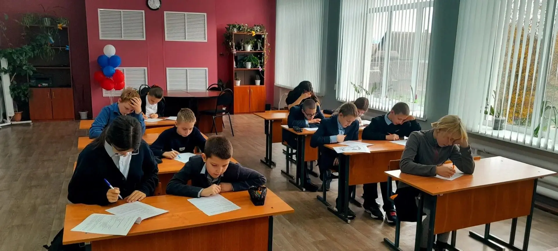 12.10. обучающиеся 5 - 11 классов проверили свои знания в школьном этапе ВсОШ по геогра...