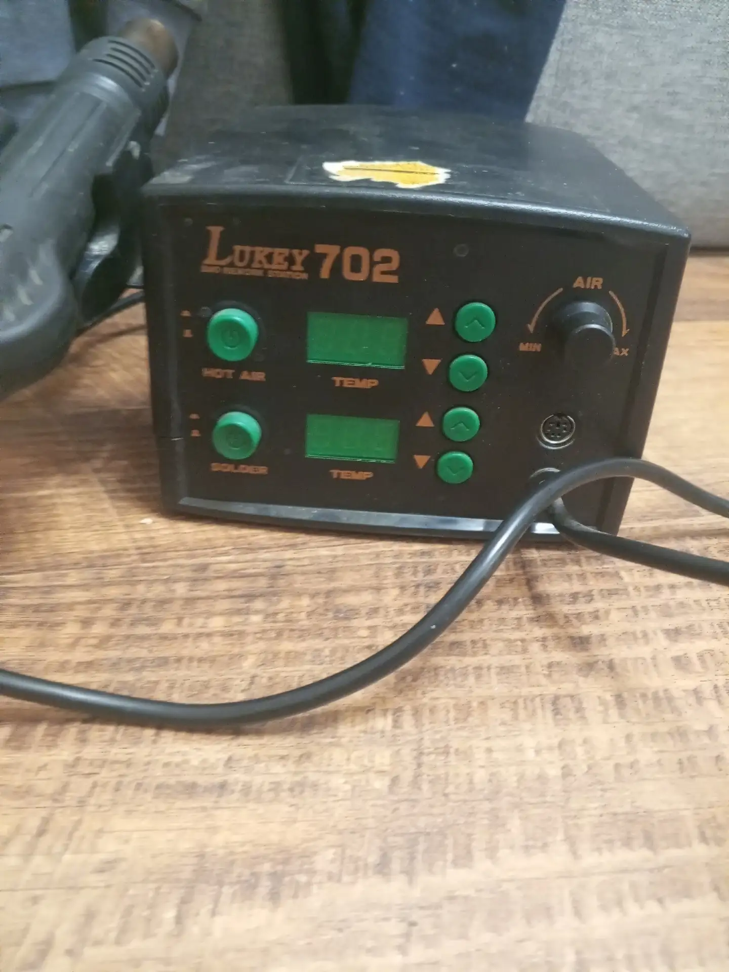 Черниковка, паяльная станция lukey 702, фен рабочий в хорошем состоянии, нет родного па...