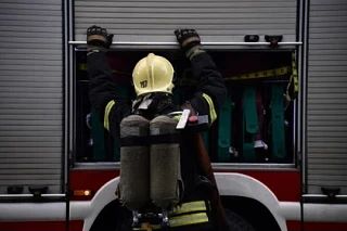 🚒 Двух человек эвакуировали спасатели из охваченного огнем расселенного дома в Воронеже