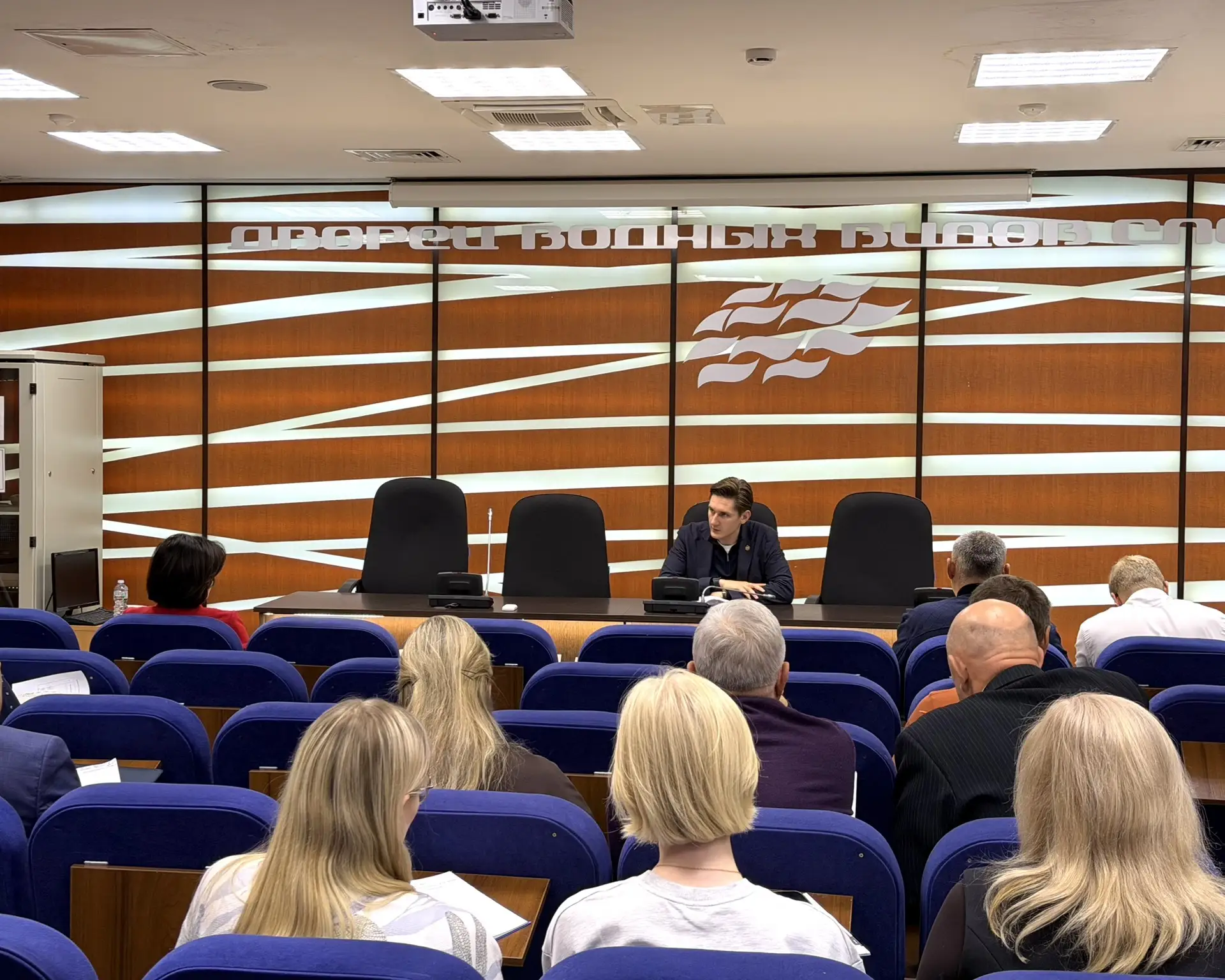 Всегда отмечаю важность живого диалога, именно по этой причине планерки с директорами п...
