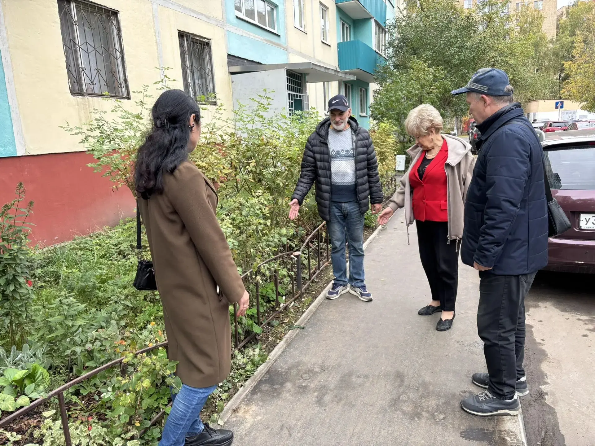 Провела мониторинг по восстановлению забора у дома на Лесной, 10, повреждённый в ходе с...