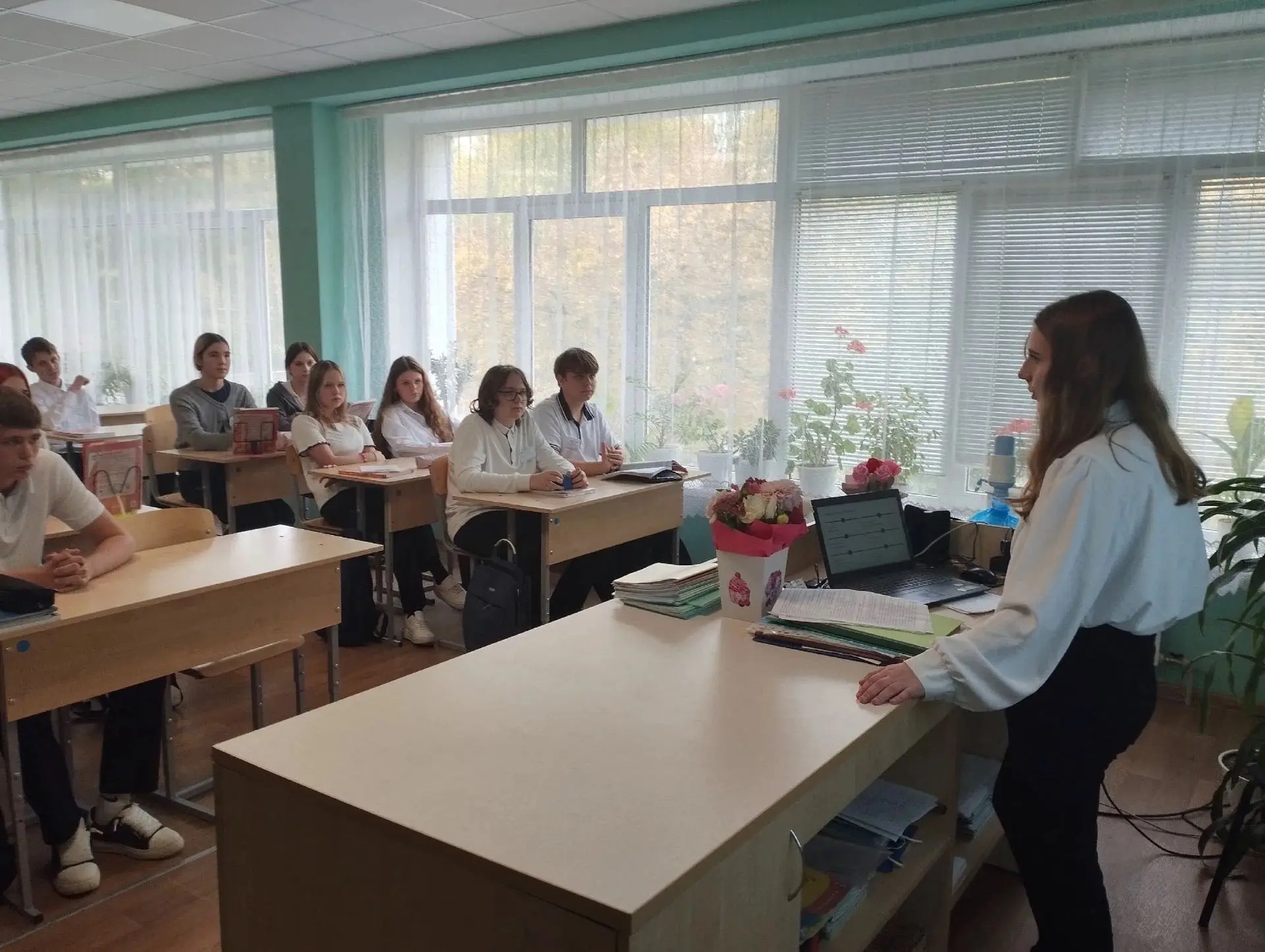 👉 Волонтёры КГМУ рассказали восьмиклассникам о вирусах и профилактике ОРВИ