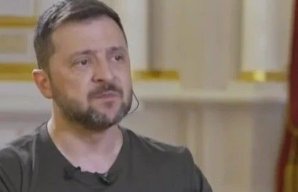 Зеленский заявил, что Украина возобновит удары по российским нефтезаводам.
