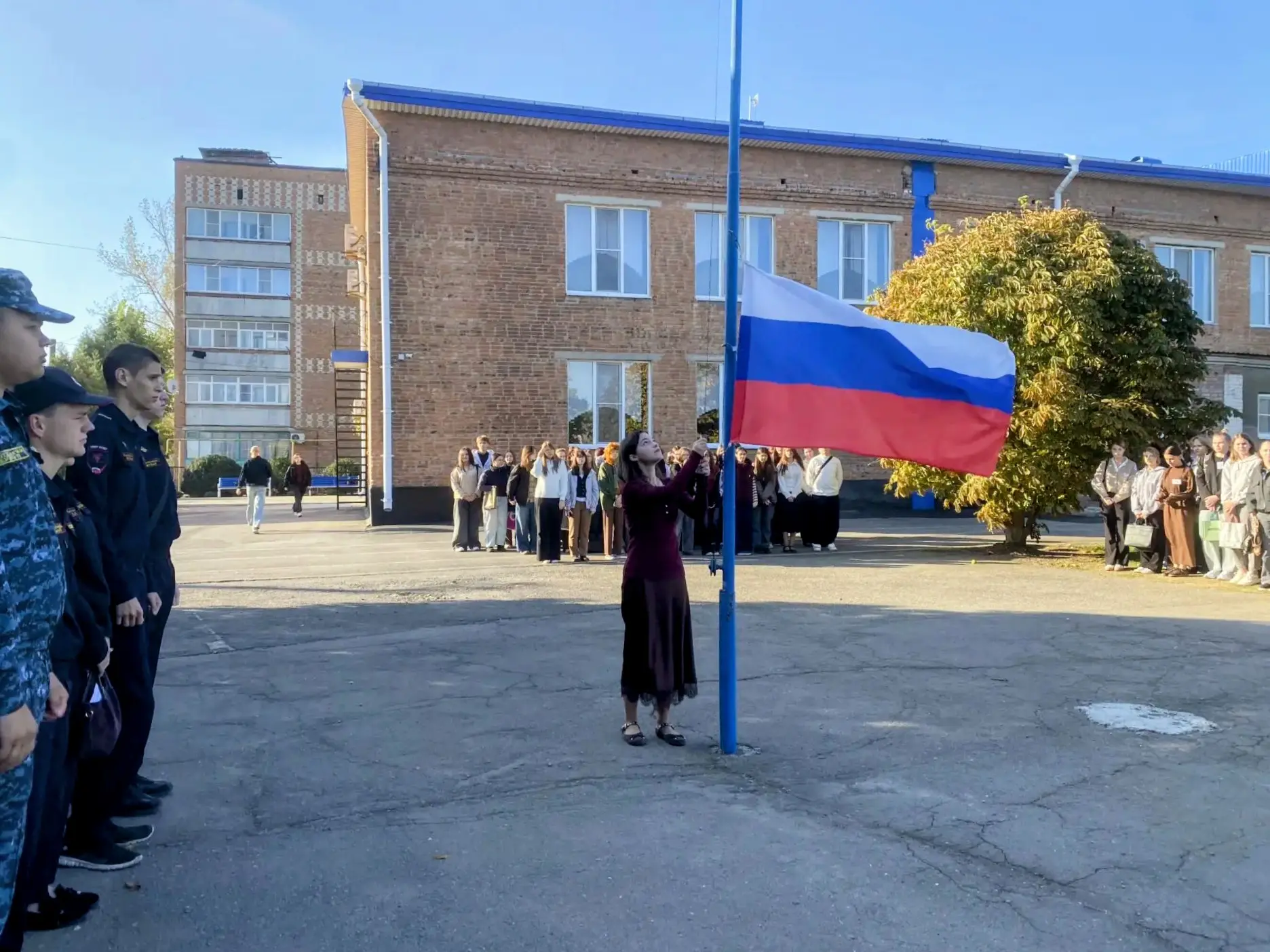 12 октября в Сальском ИУБиП состоялась еженедельная линейка, ставшая началом очередной ...