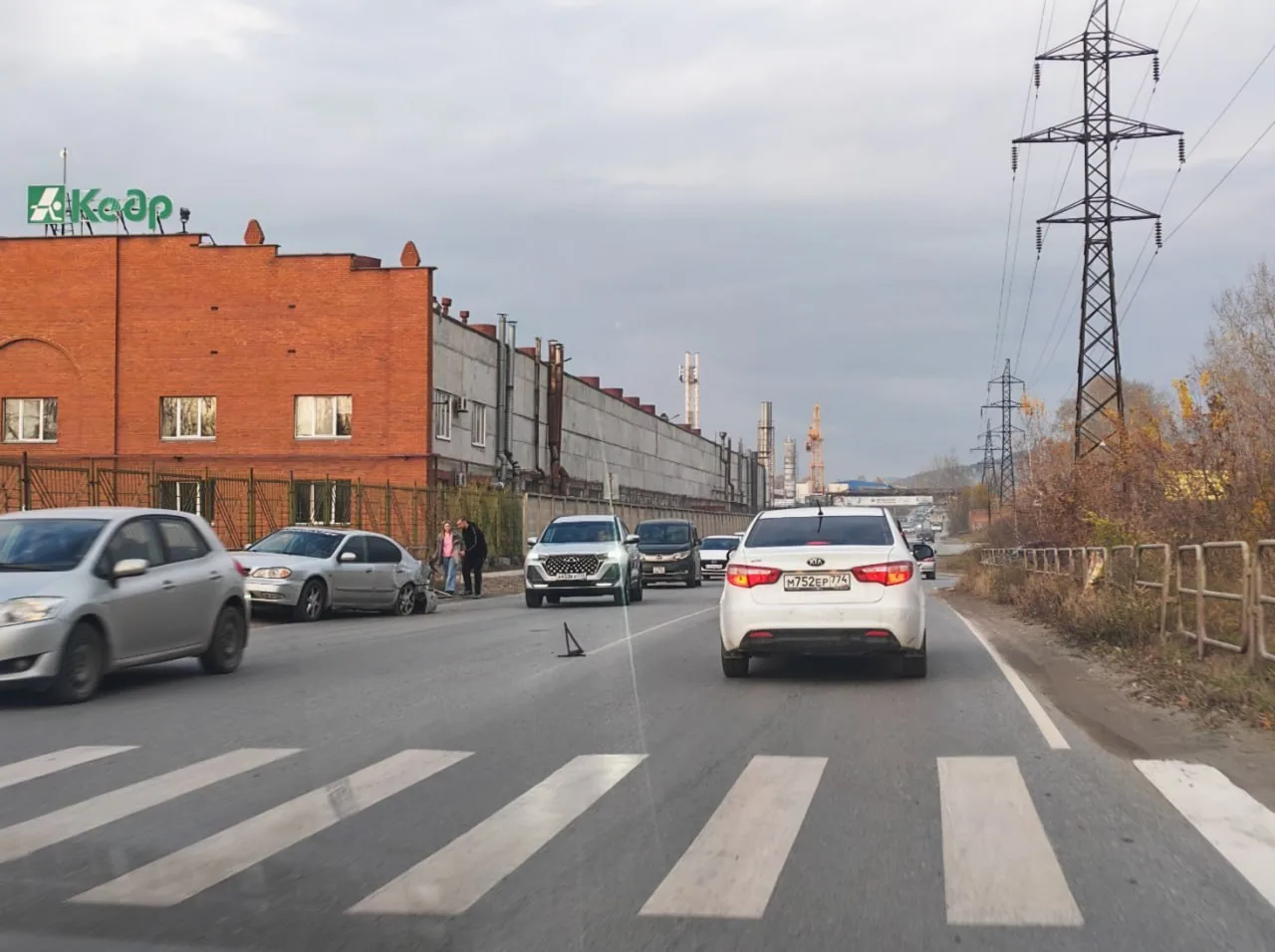 🚗 На Объездной дороге в районе КПД в сторону Автозавода образовалась огромная пробка и...